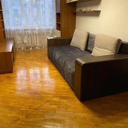 Apartment Next To Metro Station Pechersk Киев Екстериор снимка