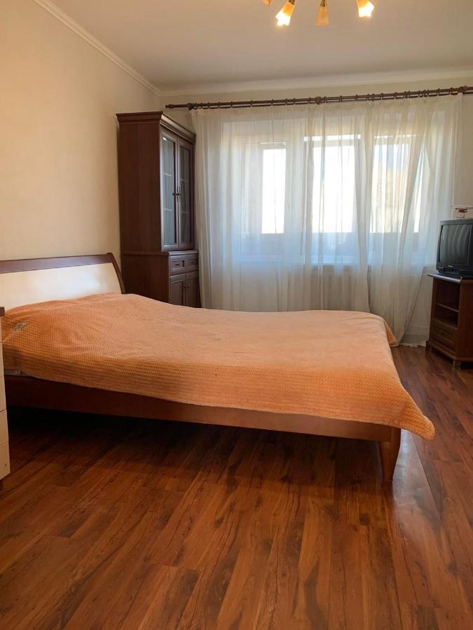 Apartment Next To Metro Station Pechersk Киев Екстериор снимка